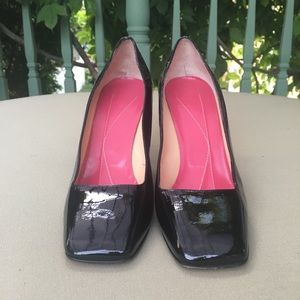 Kate Spade black glossy pumps
